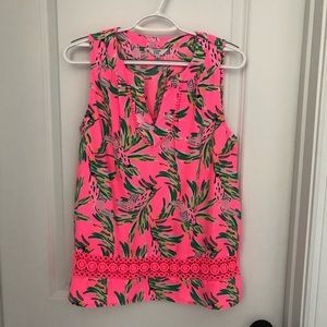 Crown & Ivy Toucan Print Pink Top Small